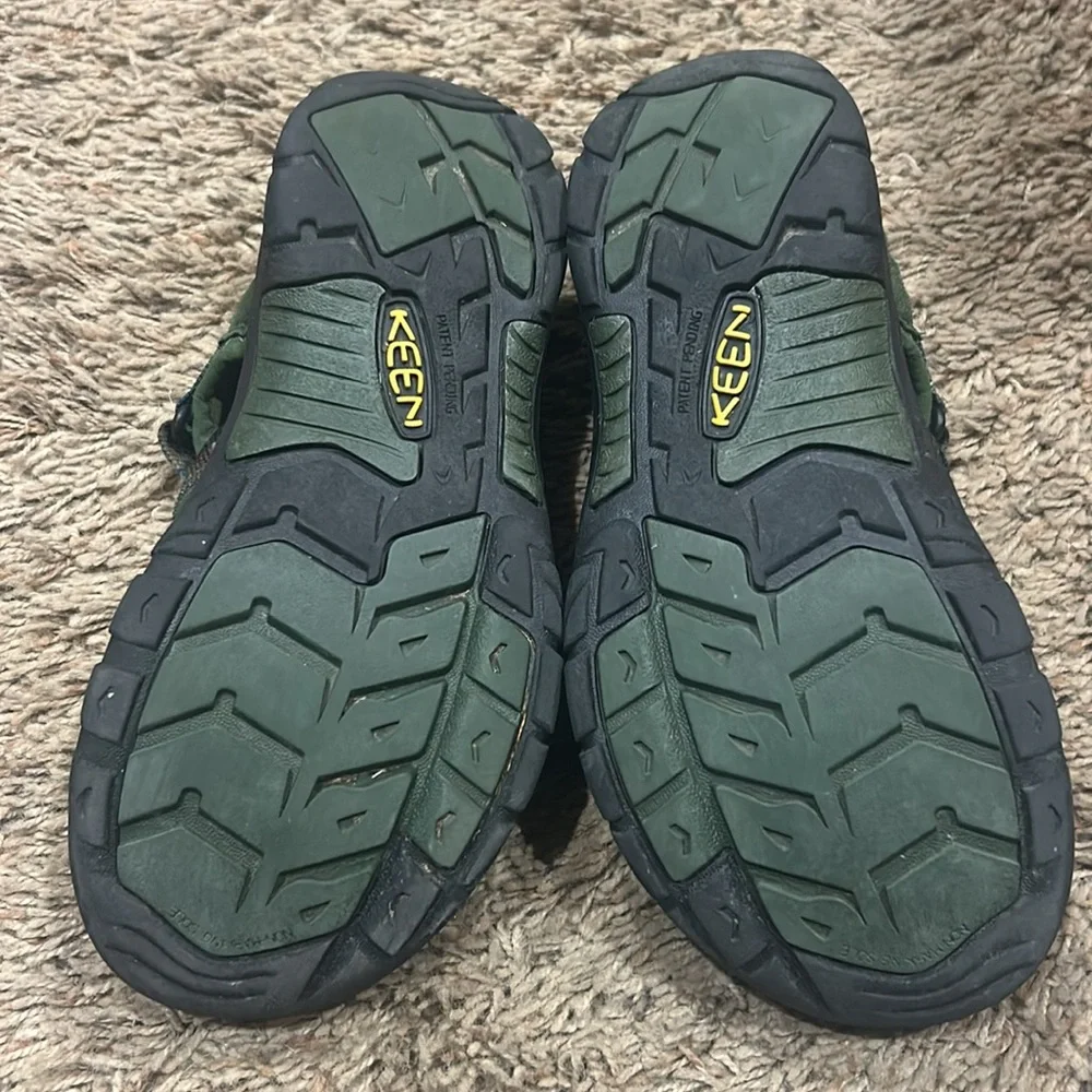 Keen comfortable outdoor
